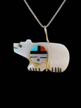 Colgante fetiche de oso Zuni de concha rosa