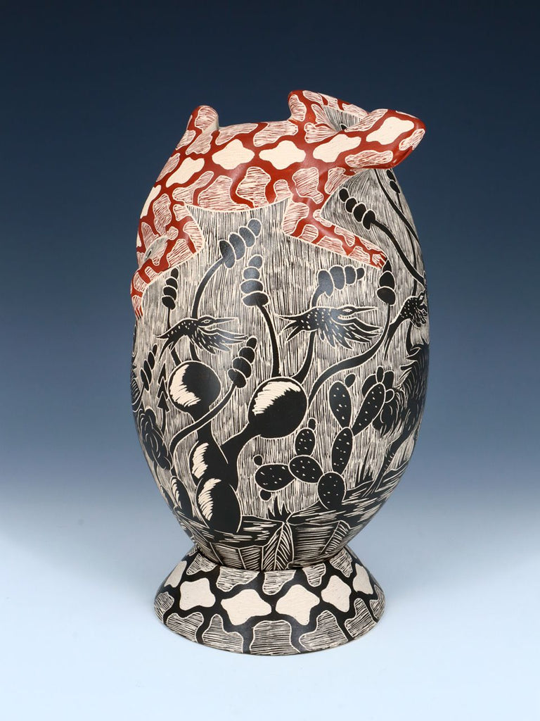 Large Mata Ortiz Hand Coiled Lizard Effigy Pottery with Matching Stand - PuebloDirect.com
