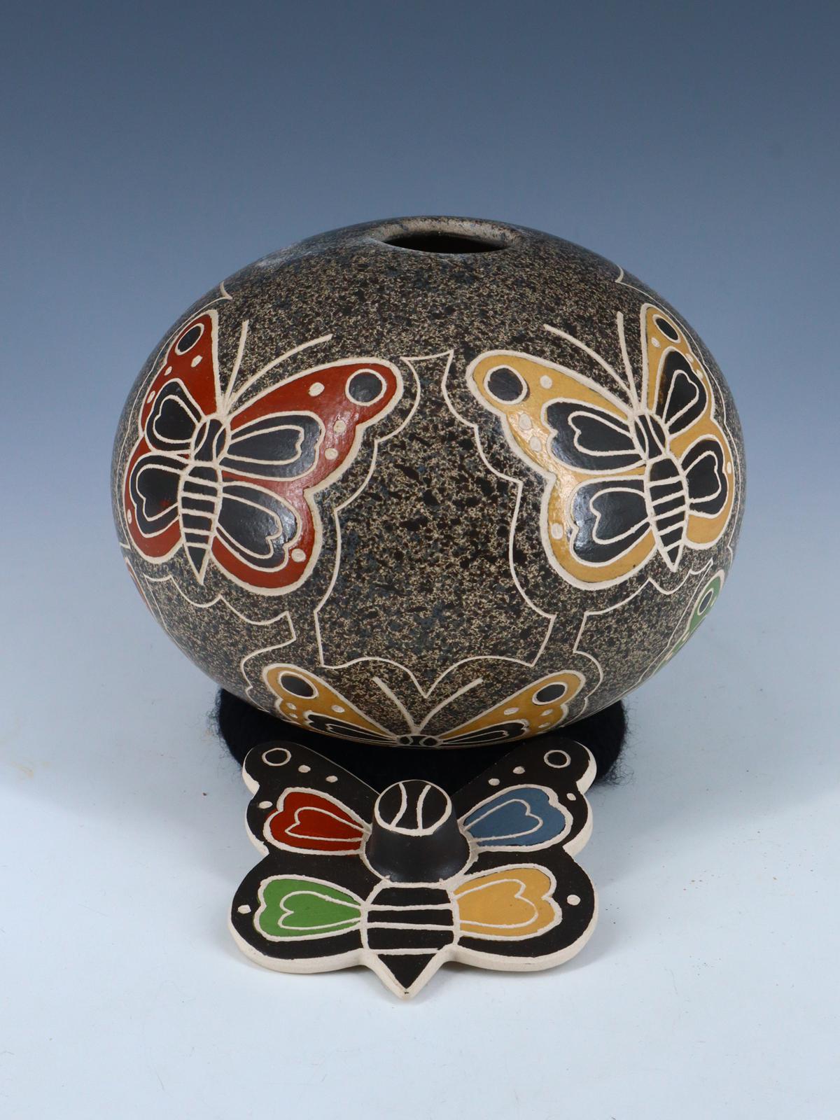 Mata Ortiz Etched Moth Pottery Vase w/Lid