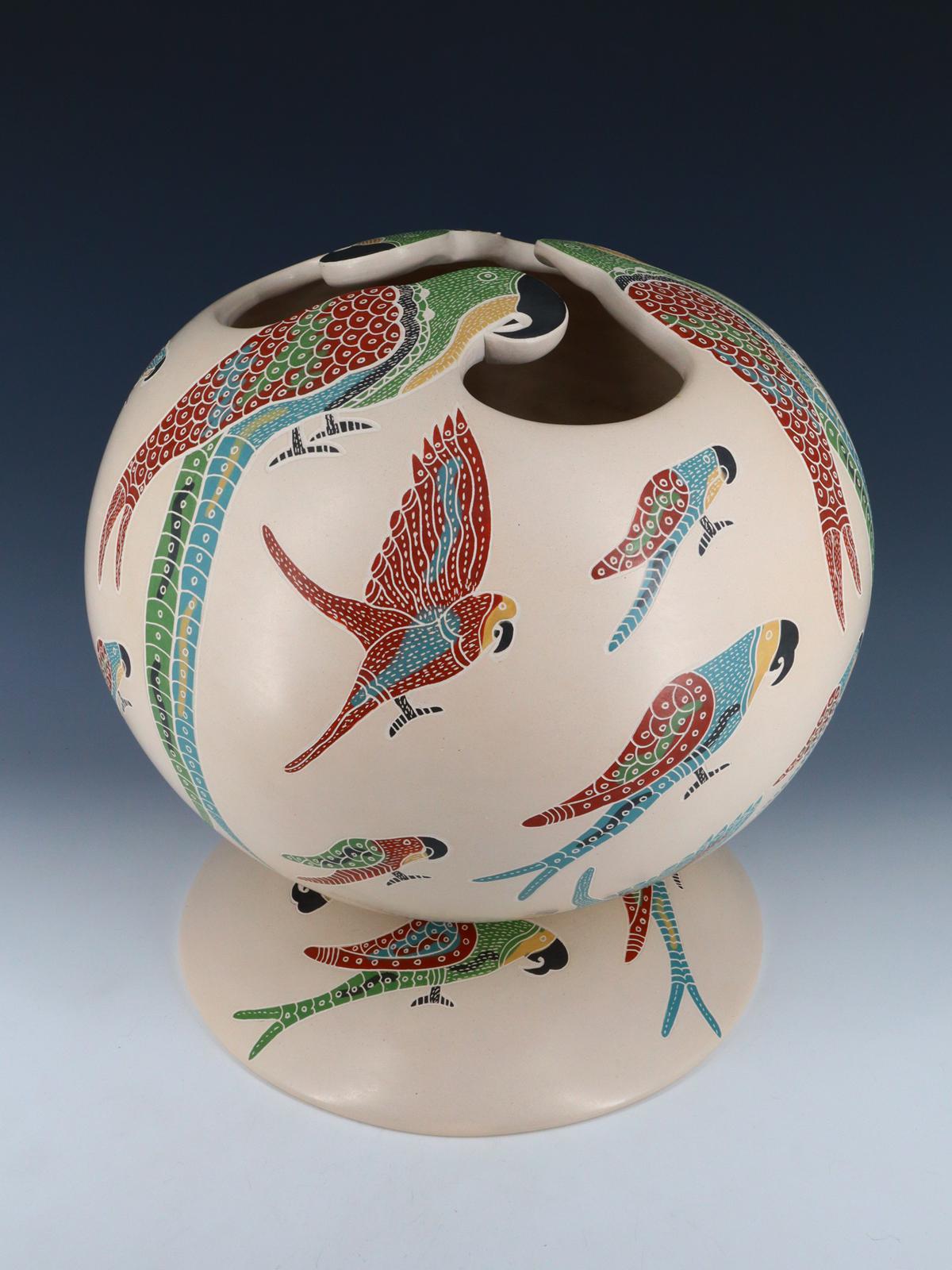 Mata Ortiz Cerámica enrollada a mano con soporte