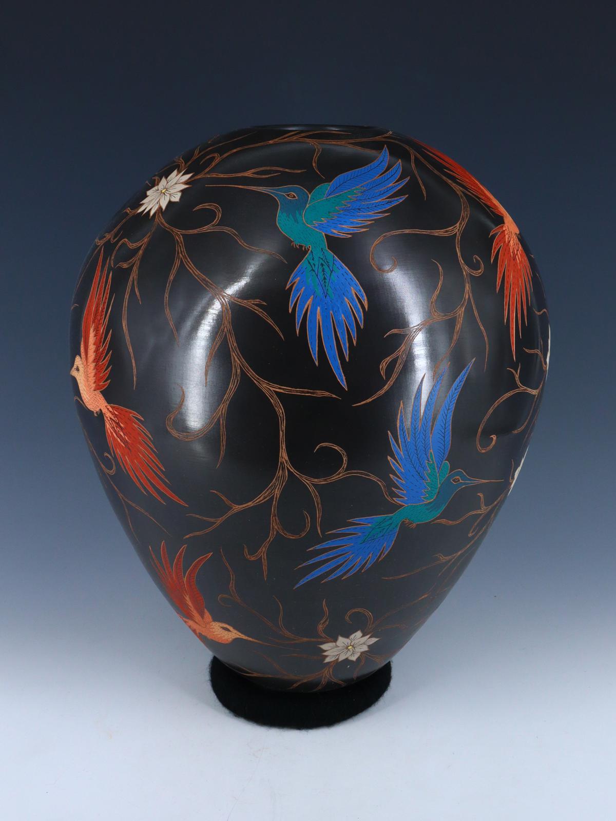 Cerámica de pájaros pintada y grabada de Mata Ortiz