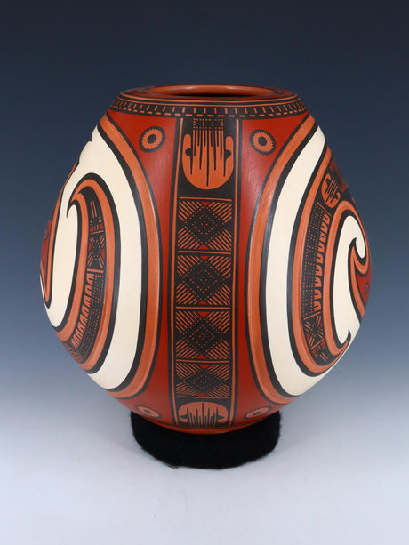 Mata Ortiz Hand Coiled Pottery Vase