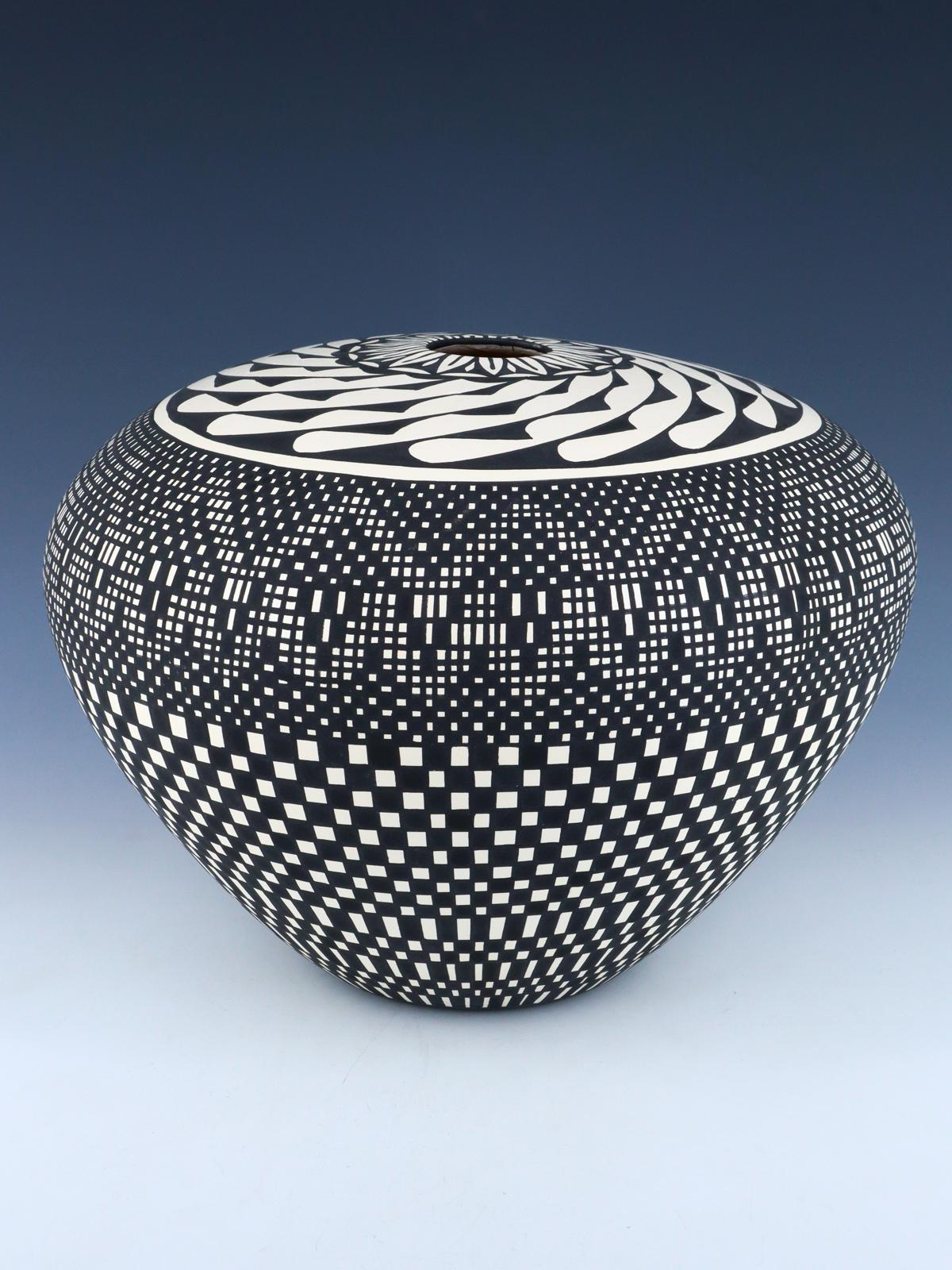 Acoma Pueblo Eye Dazzler Pottery