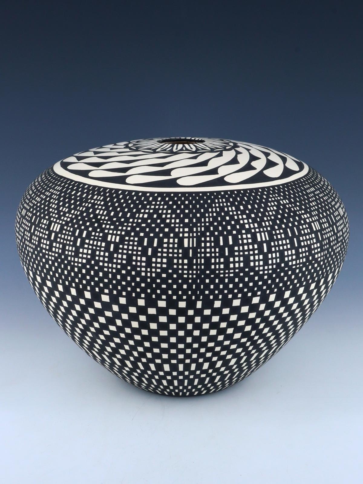 Acoma Pueblo Eye Dazzler Pottery