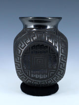 Mata Ortiz Pájaro de cerámica negra enrollado a mano