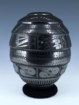 Mata Ortiz Pájaro de cerámica negra enrollado a mano