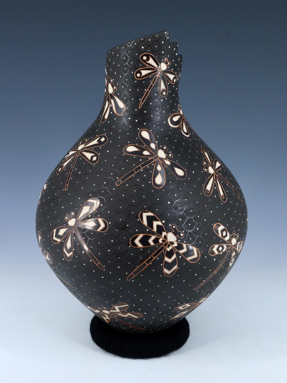 Mata Ortiz Cerámica de mariposas pintadas y grabadas