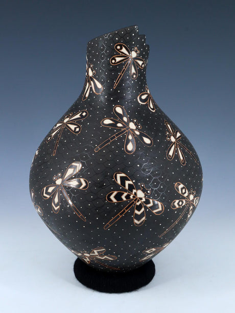 Mata Ortiz Cerámica de mariposas pintadas y grabadas