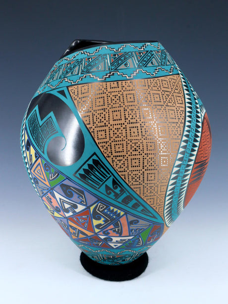 Mata Ortiz Cerámica enrollada y grabada a mano