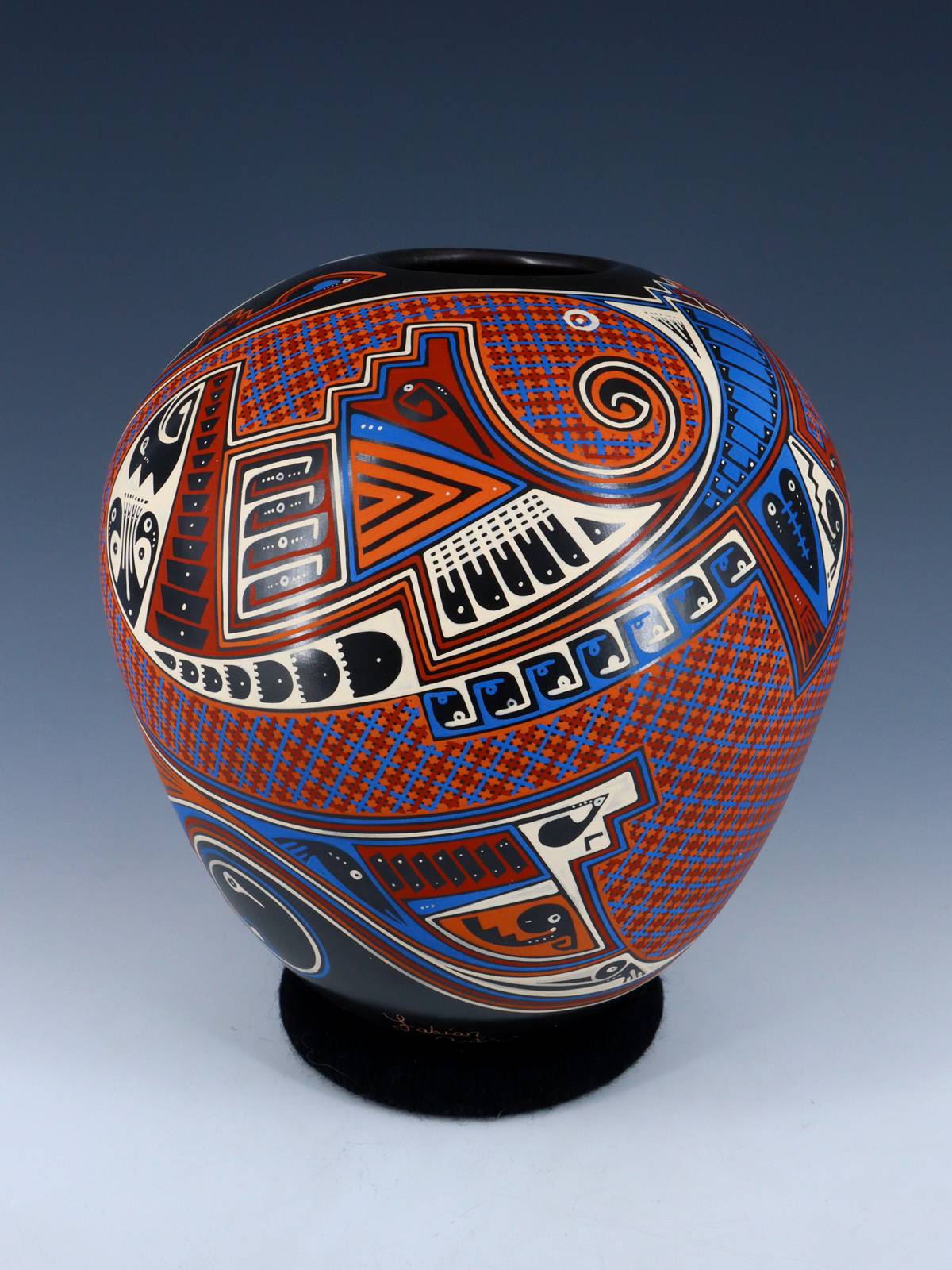 Mata Ortiz Hand Coiled and Painted Paquime Pottery - PuebloDirect.com