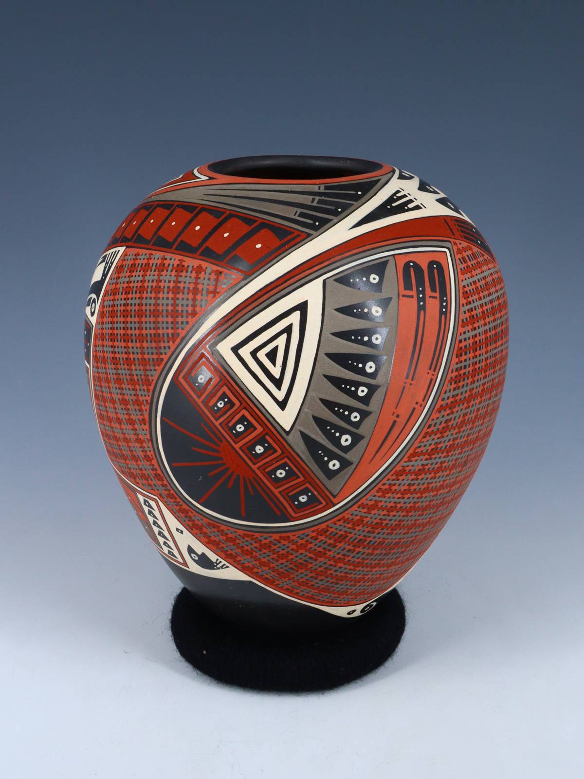 Mata Ortiz Hand Coiled and Painted Paquime Pottery - PuebloDirect.com