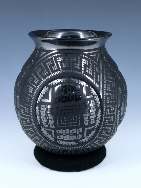 Mata Ortiz Hand Coiled Black Pottery - PuebloDirect.com