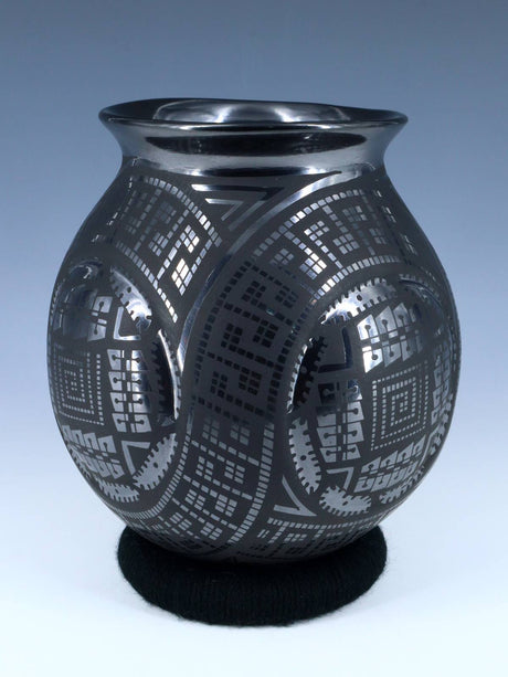 Mata Ortiz Hand Coiled Black Pottery - PuebloDirect.com