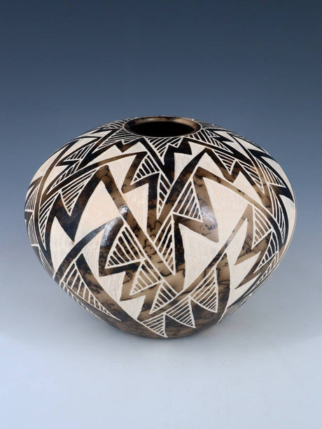 Acoma Etched Horsehair Pottery - PuebloDirect.com