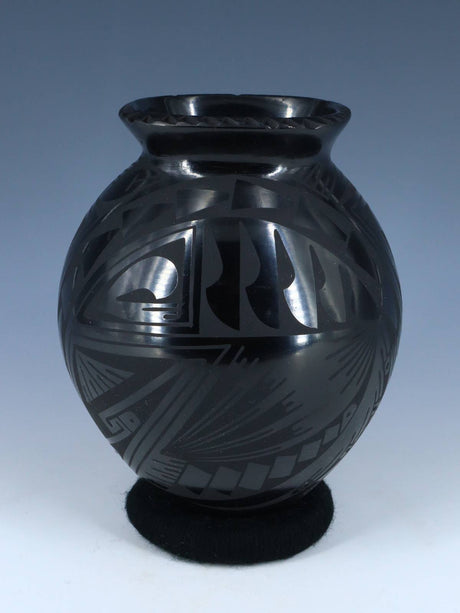 Mata Ortiz Hand Coiled Black Pottery Vase - PuebloDirect.com