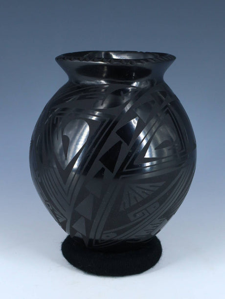 Mata Ortiz Hand Coiled Black Pottery Vase - PuebloDirect.com