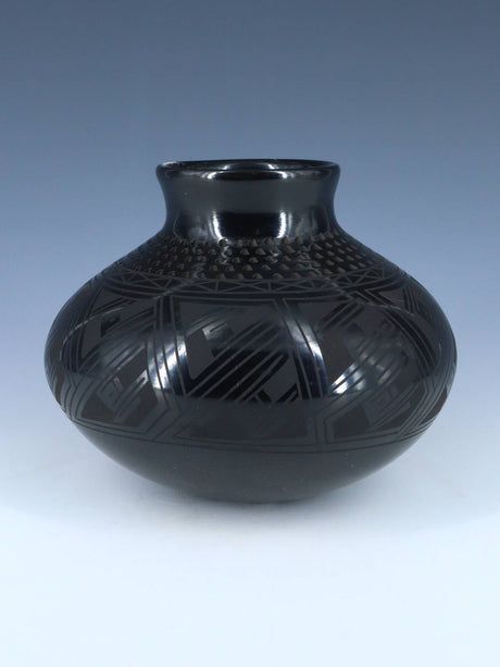 Mata Ortiz Black Pottery Vase - PuebloDirect.com