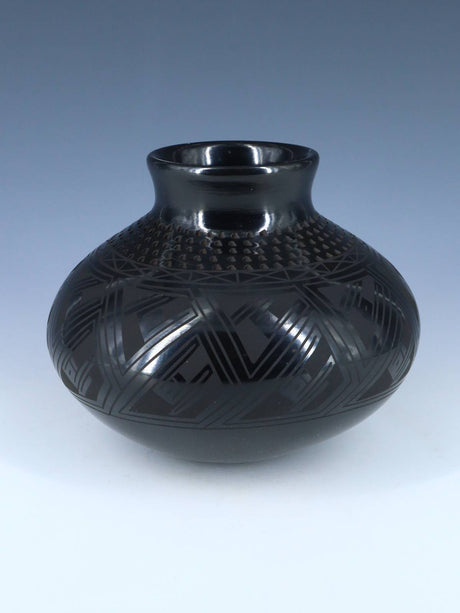 Mata Ortiz Black Pottery Vase - PuebloDirect.com