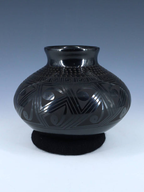 Mata Ortiz Black Pottery Vase - PuebloDirect.com