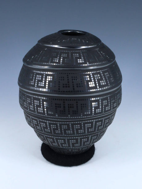 Mata Ortiz Hand Coiled Black Pottery - PuebloDirect.com