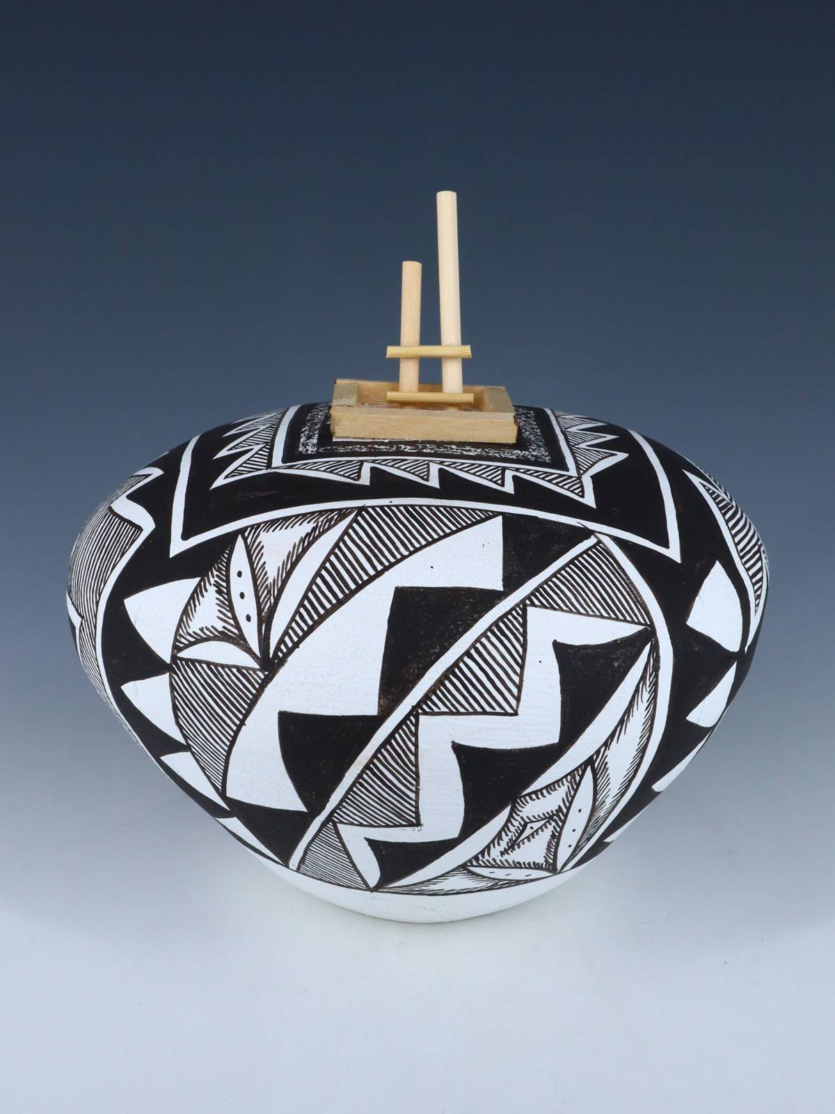 Native American Pottery – Tagged 