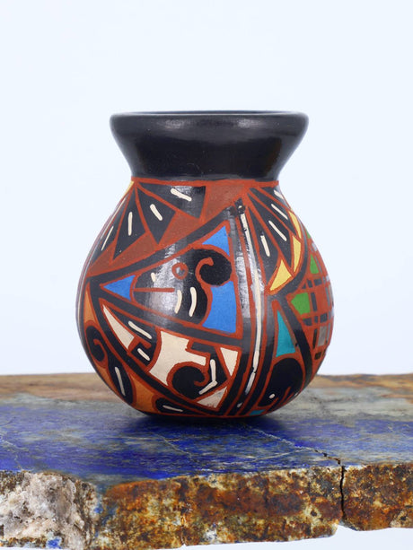Mata Ortiz Hand Coiled Miniature Pottery Vase S890 - PuebloDirect.com