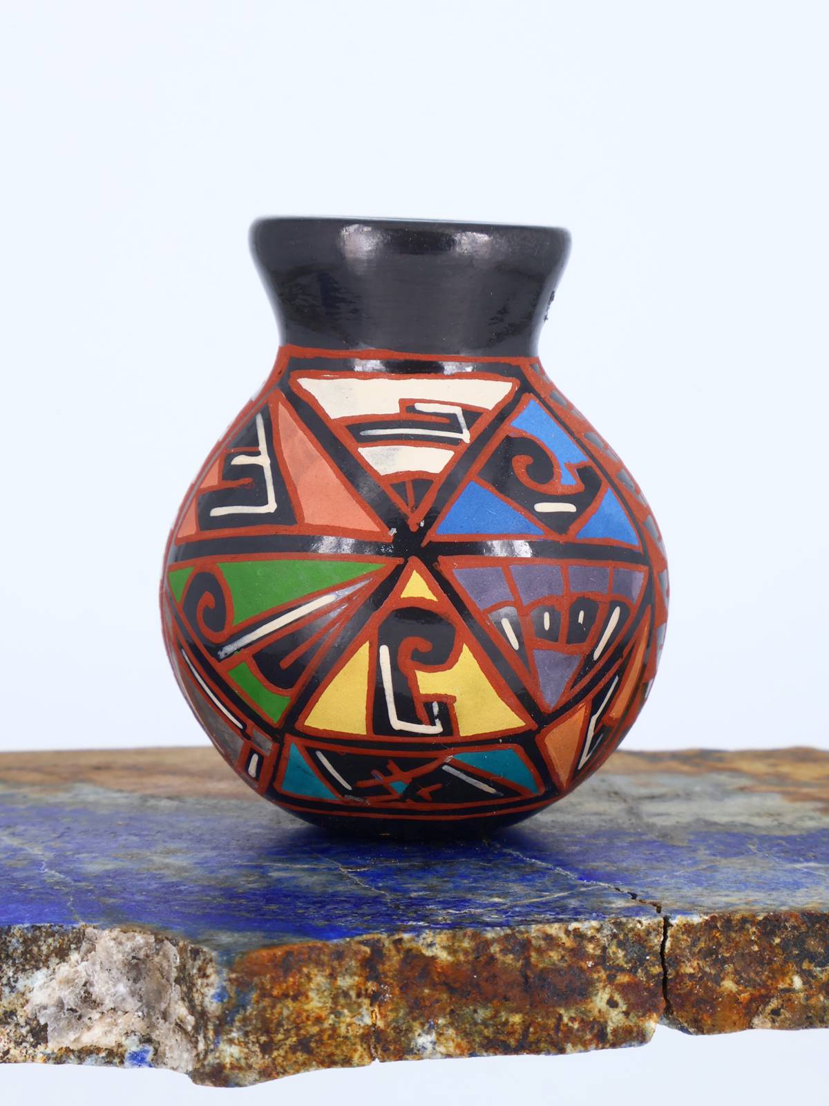 Mata Ortiz Hand Coiled Miniature Pottery Vase S887 - PuebloDirect.com
