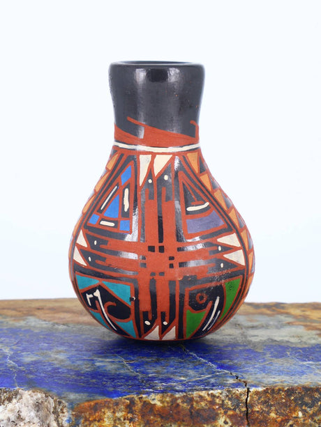 Mata Ortiz Hand Coiled Miniature Pottery Vase S899 - PuebloDirect.com