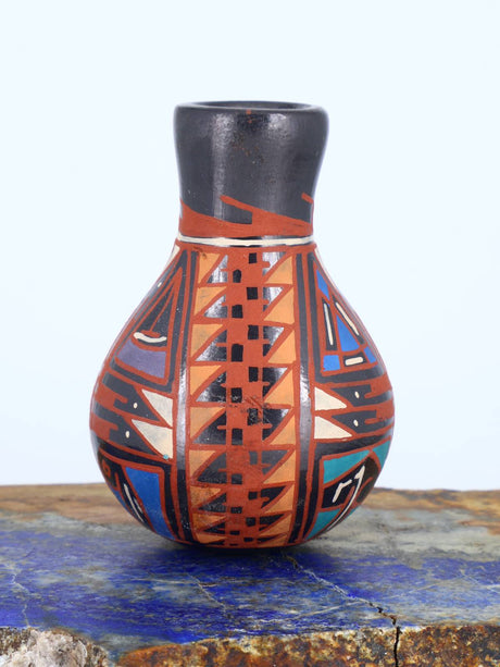 Mata Ortiz Hand Coiled Miniature Pottery Vase S899 - PuebloDirect.com