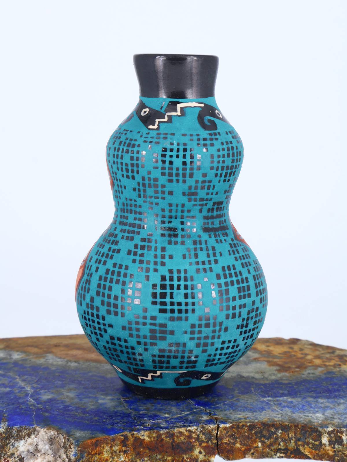 Mata Ortiz Hand Coiled Miniature Pottery Vase S885 - PuebloDirect.com