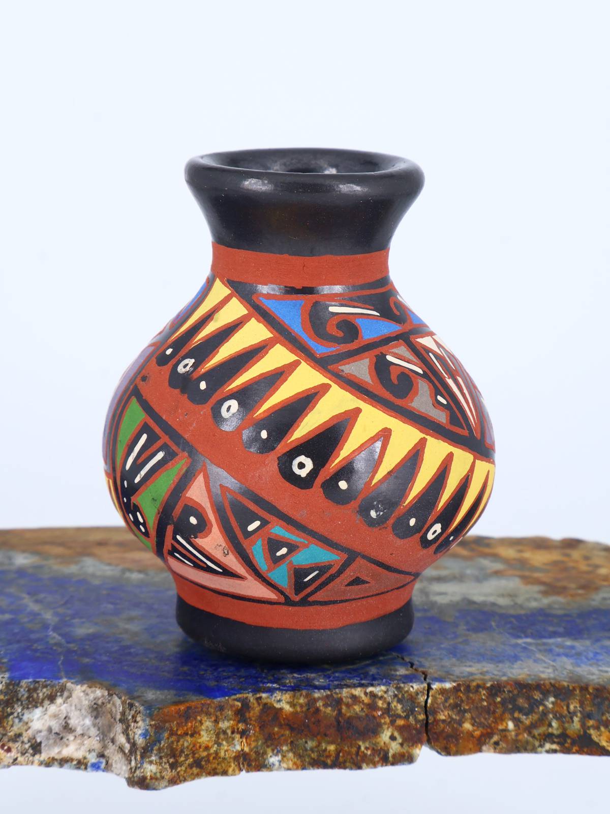 Mata Ortiz Hand Coiled Miniature Pottery Vase S889 - PuebloDirect.com