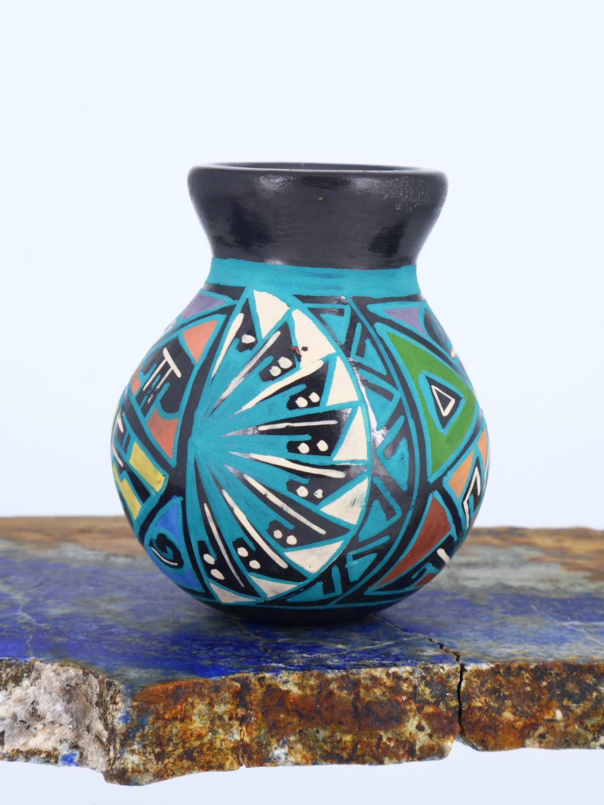 Mata Ortiz Hand Coiled Miniature Pottery Vase S894 - PuebloDirect.com