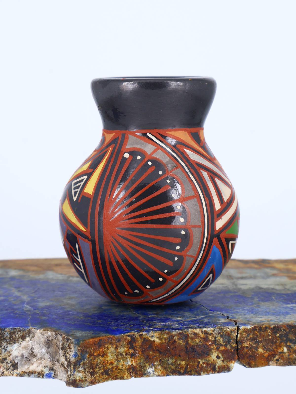 Mata Ortiz Hand Coiled Miniature Pottery Vase S893 - PuebloDirect.com