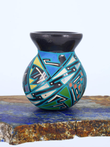 Mata Ortiz Hand Coiled Miniature Pottery Vase S897 - PuebloDirect.com