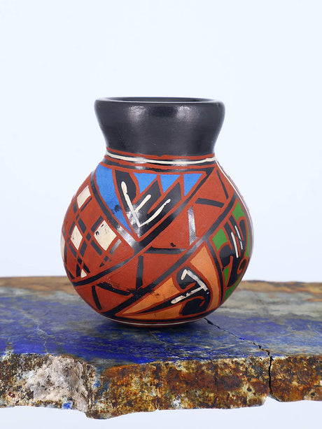 Mata Ortiz Hand Coiled Miniature Pottery Vase S898 - PuebloDirect.com
