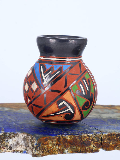 Mata Ortiz Hand Coiled Miniature Pottery Vase S898 - PuebloDirect.com