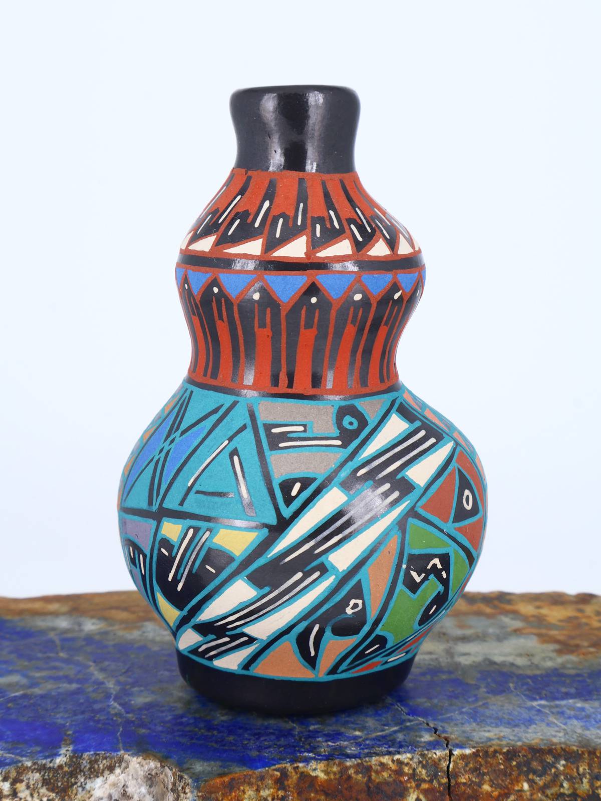 Mata Ortiz Hand Coiled Miniature Pottery Vase S884 - PuebloDirect.com