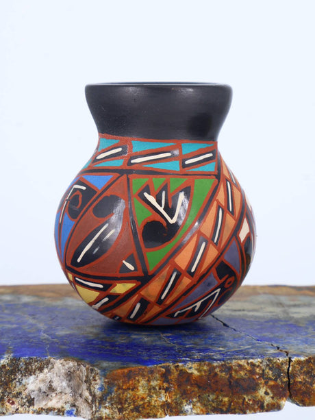 Mata Ortiz Hand Coiled Miniature Pottery Vase S891 - PuebloDirect.com