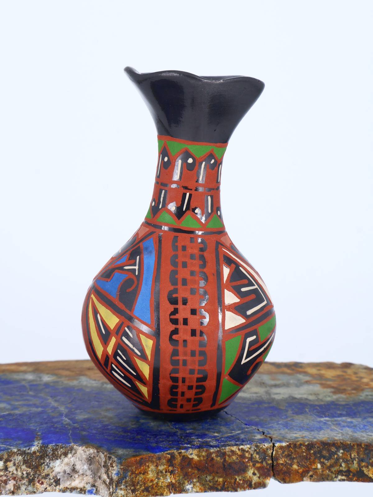 Mata Ortiz Hand Coiled Miniature Pottery Vase S882 - PuebloDirect.com