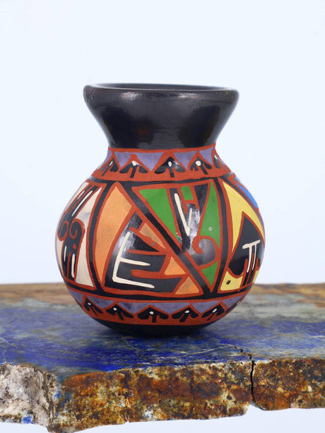 Mata Ortiz Hand Coiled Miniature Pottery Vase S895 - PuebloDirect.com