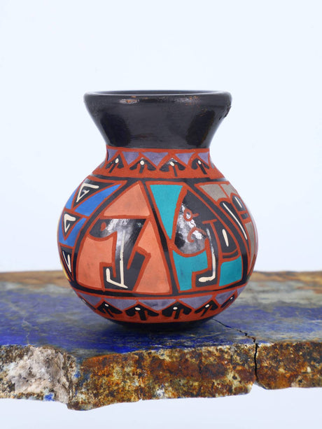 Mata Ortiz Hand Coiled Miniature Pottery Vase S895 - PuebloDirect.com