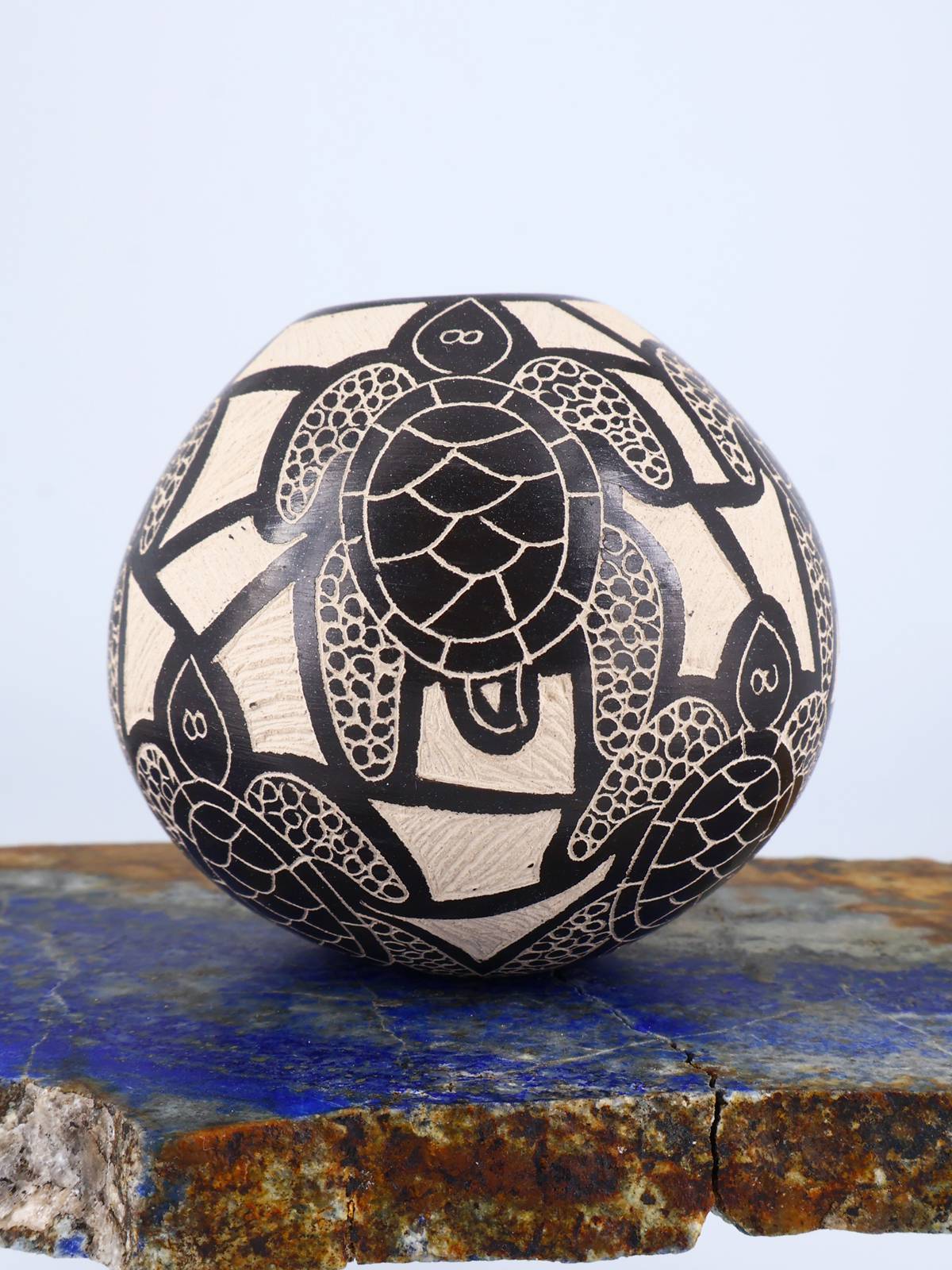 Mata Ortiz Hand Coiled Miniature Etched Pottery - PuebloDirect.com