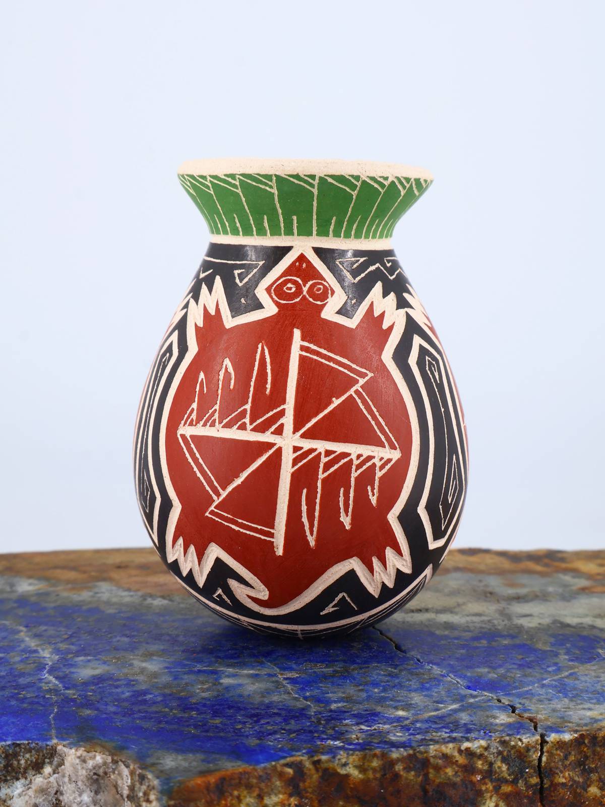 Mata Ortiz Hand Coiled Miniature Etched Pottery - PuebloDirect.com