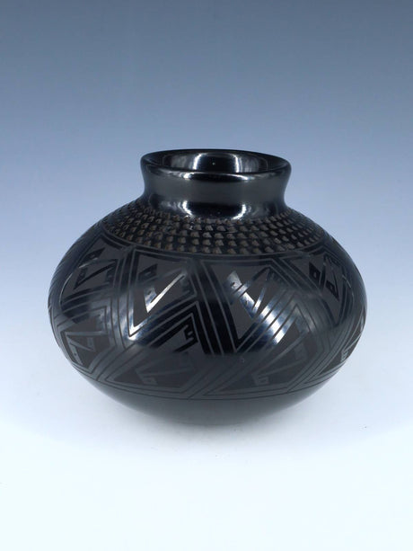 Mata Ortiz Black Pottery Vase - PuebloDirect.com