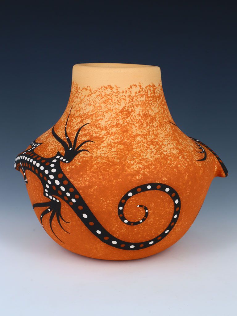 Zuni Pueblo Lizard Hand Made Pottery Vase - PuebloDirect.com