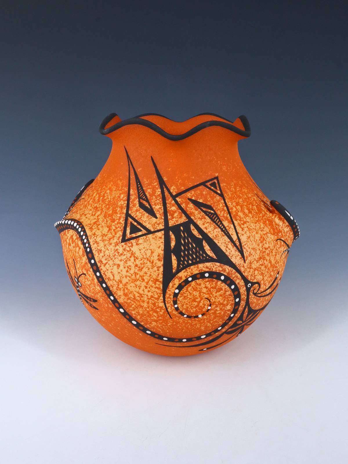 Zuni Pueblo Hand Coiled Lizard Pottery Vase