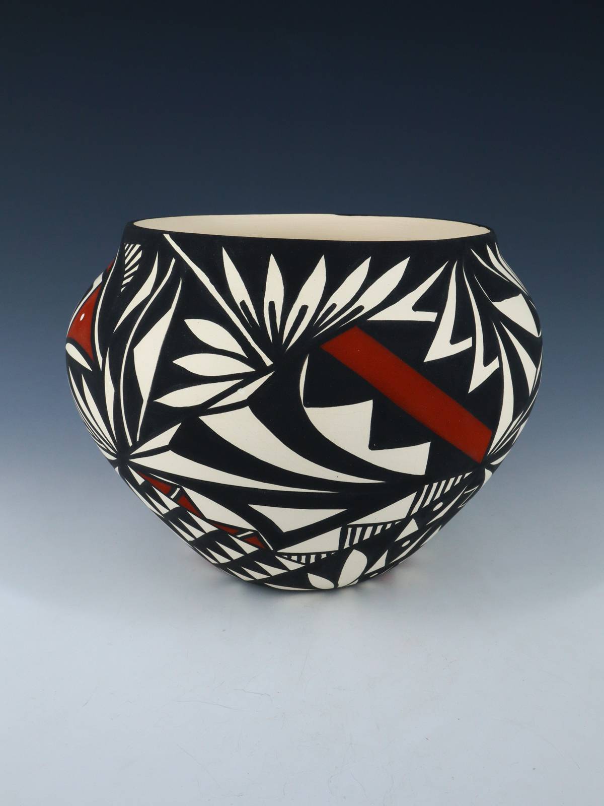 Olla de cerámica pintada a mano de Acoma Pueblo