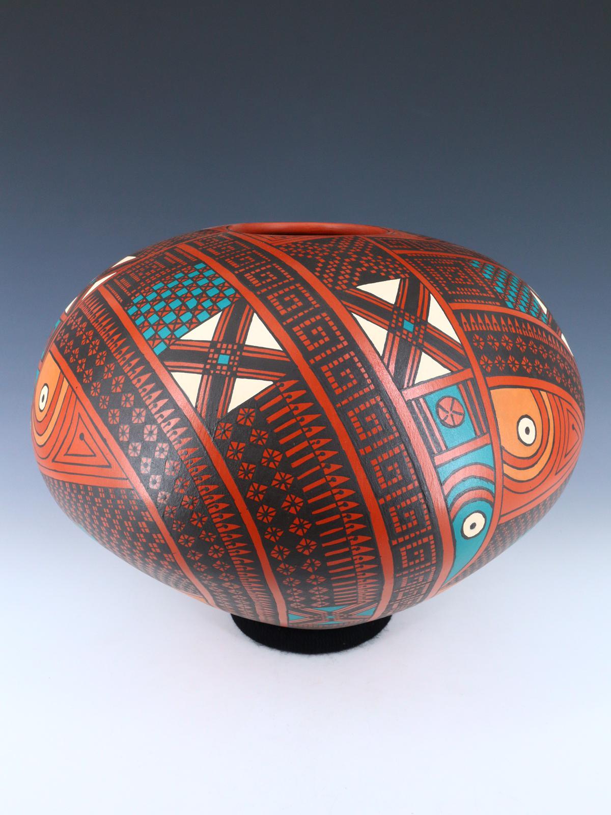 Mata Ortiz Hand Coiled and Painted Pottery - PuebloDirect.com