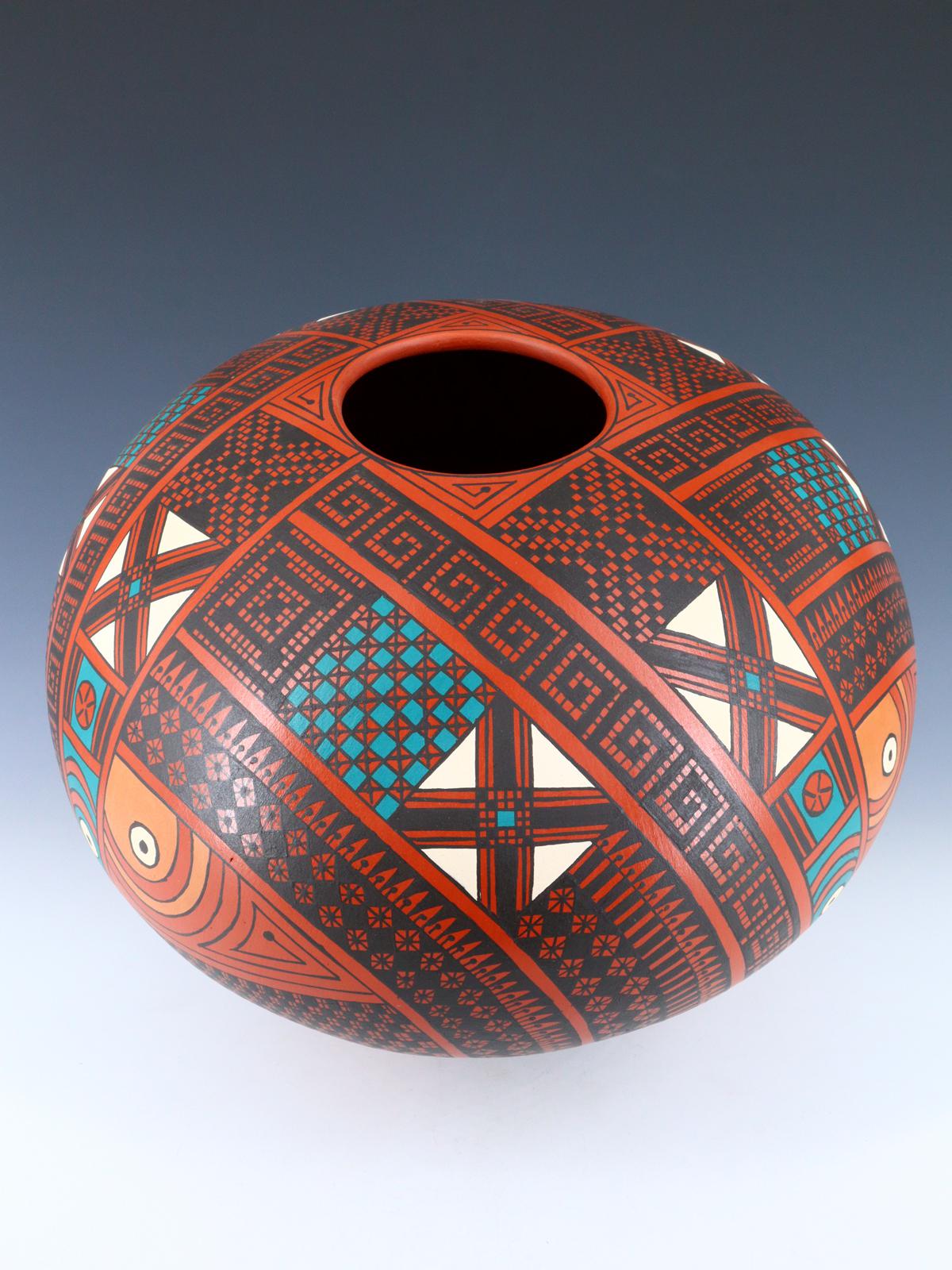 Mata Ortiz Hand Coiled and Painted Pottery - PuebloDirect.com