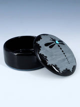 Boîte à bijoux colibri en poterie noire San Juan Pueblo